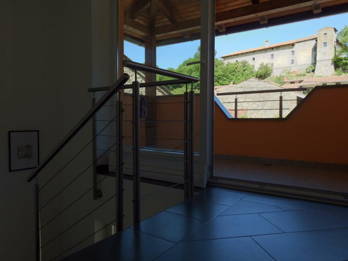 Pocitniska Hisa Guest House Dobravlje ภายนอก รูปภาพ
