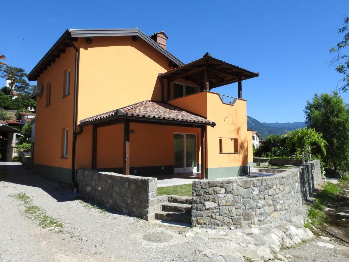 Pocitniska Hisa Guest House Dobravlje ภายนอก รูปภาพ