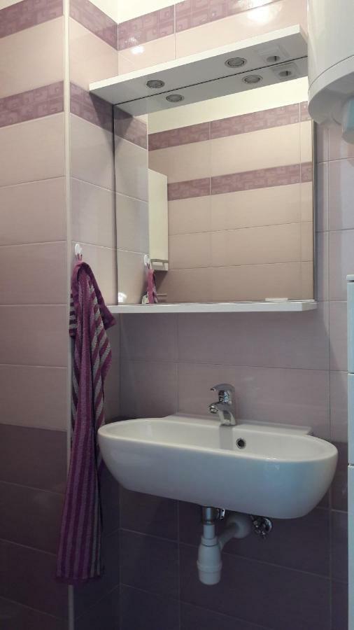 Pocitniska Hisa Guest House Dobravlje ภายนอก รูปภาพ