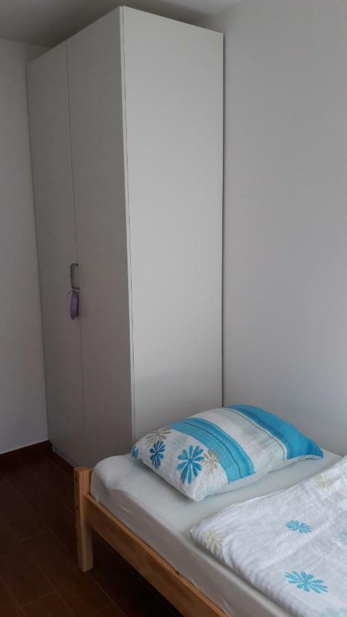 Pocitniska Hisa Guest House Dobravlje ภายนอก รูปภาพ