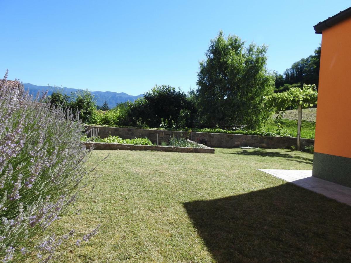 Pocitniska Hisa Guest House Dobravlje ภายนอก รูปภาพ